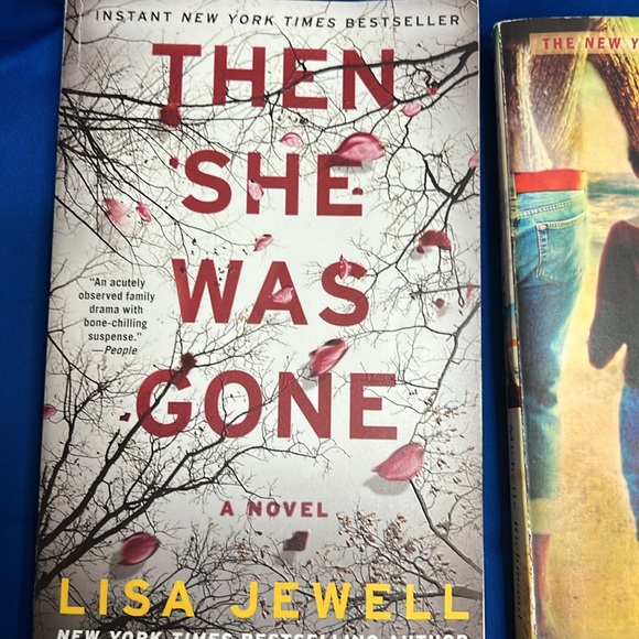 Book Bundle - Picture 2 of 7